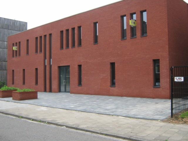 Bedrijfspand te huur in Maastricht-West, Maastricht