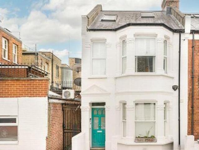 House for sale in Lyons, Greater London