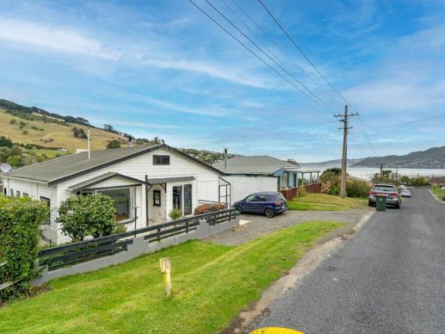 House for rent in Otakou