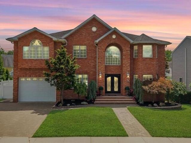 House for sale in Saddle Brook