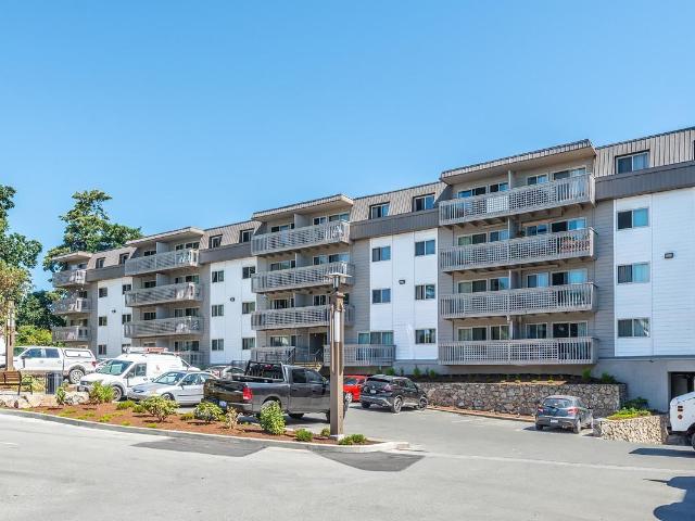 Apartment for rent in Esquimalt, British Columbia