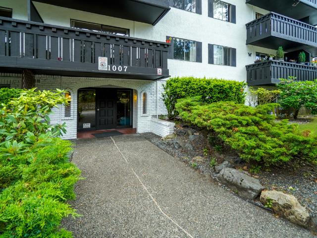 Apartment for rent in Esquimalt, British Columbia