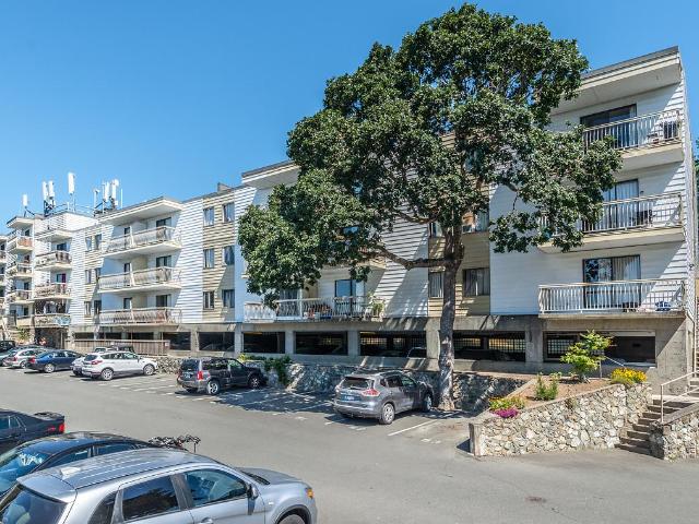 Apartment for rent in Esquimalt, British Columbia