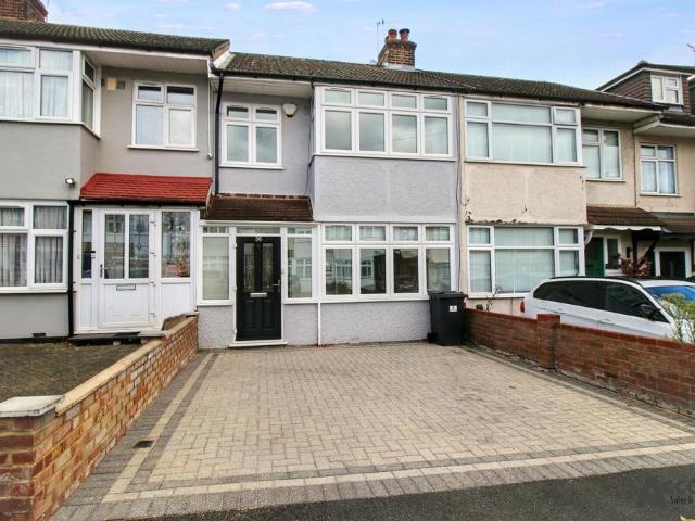 House for rent in Ardleigh Green, Greater London