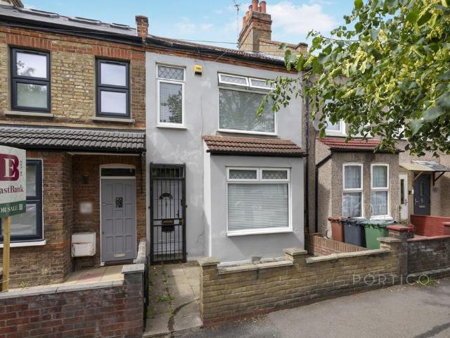 House for rent in Hale End, Greater London