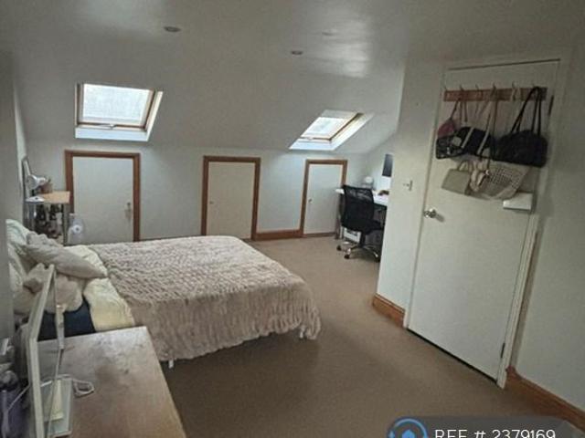 House for rent in London Borough of Newham, Greater London