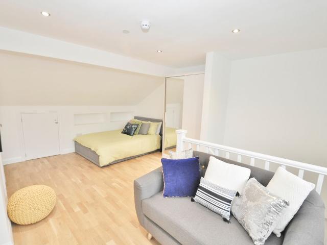 Room for rent in Shepherd's Bush, Greater London