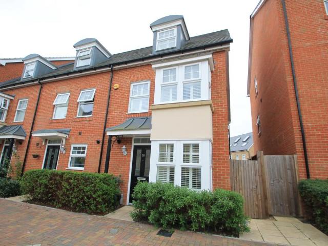House for rent in Bromley Common, Greater London