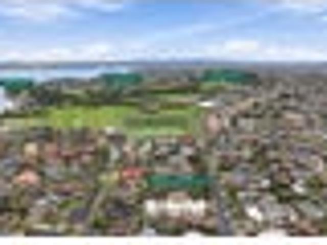 Townhouse for sale in Eastern Beach, Howick