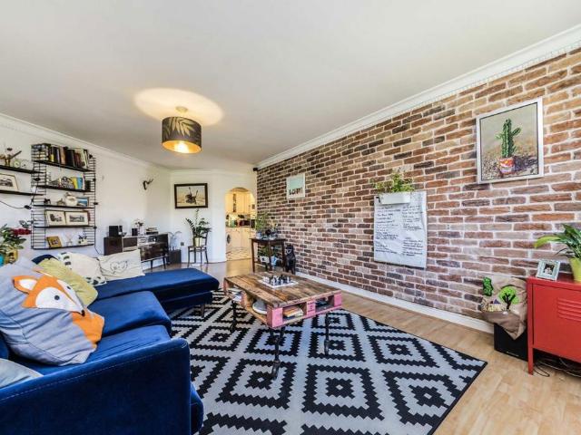 House for rent in Furzedown, Greater London