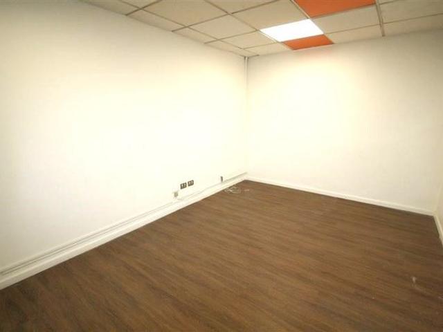 Macul, Galpón en Condominio Sector Industrial Vicuña Mackenna