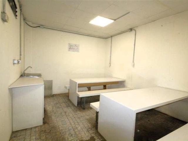 Macul, Galpón en Condominio Sector Industrial Vicuña Mackenna