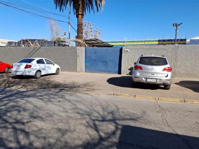 Macul, Obispo Arturo Espinoza con Los Plátanos