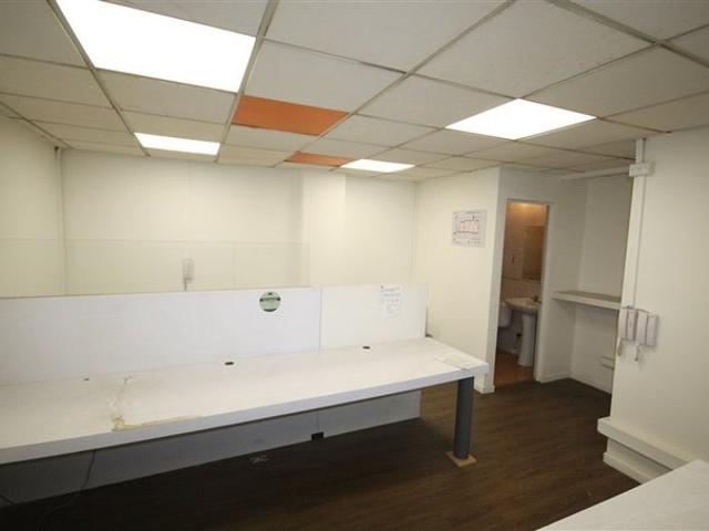 Macul, Obispo Arturo Espinoza con Los Plátanos