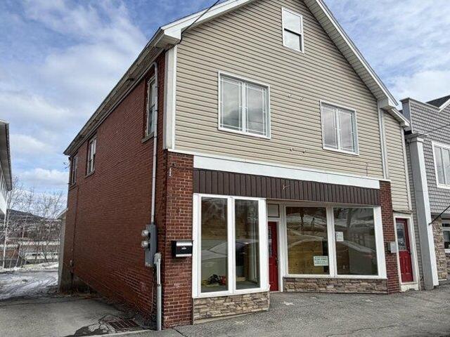 House for sale in Maine