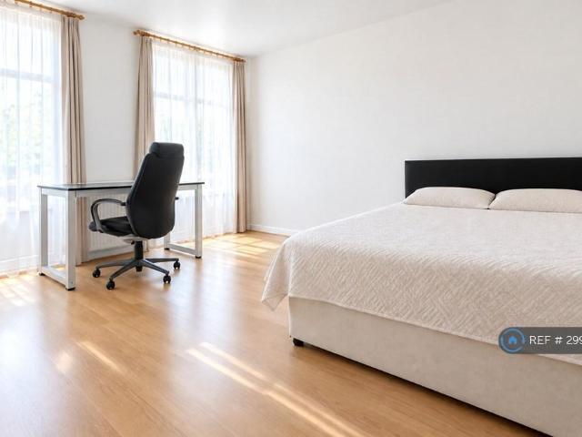 Apartment for rent in Bromley-by-Bow, Poplar Grove