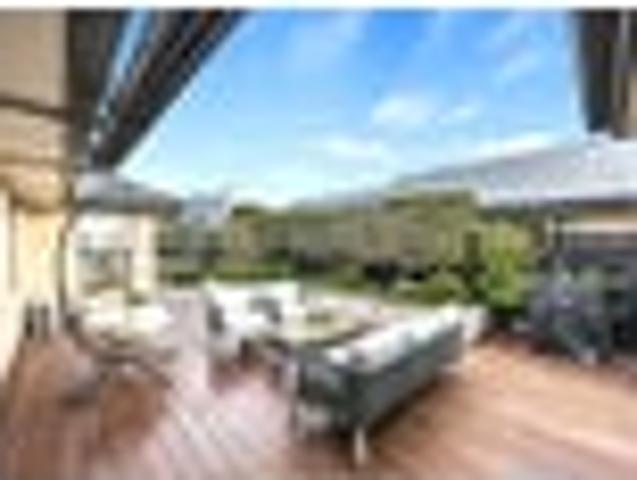 House for sale in Chaslands, Canterbury