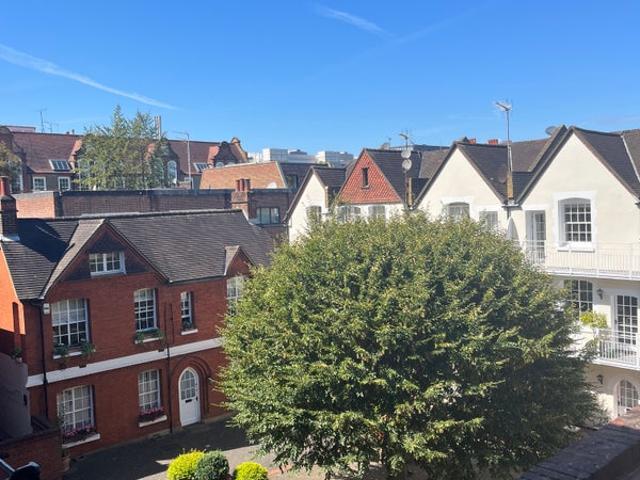 Apartment for rent in Brompton, Greater London