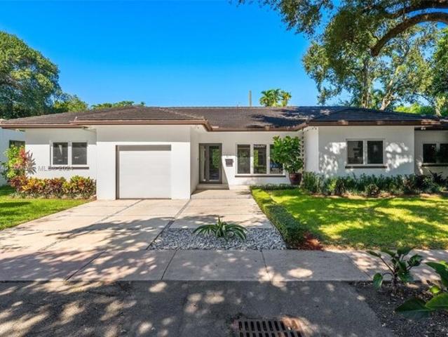 House for sale in Coral Gables