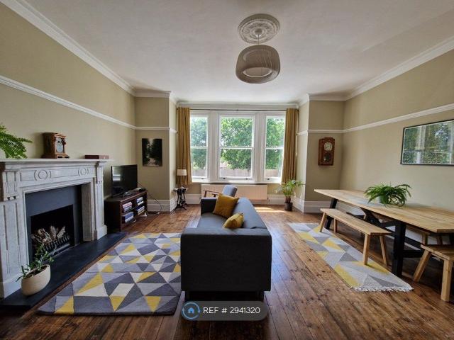 Apartment for rent in Shortlands, Greater London