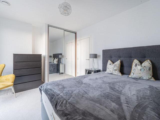 House for rent in Poplar Grove, Greater London