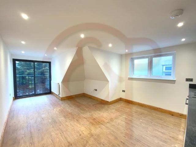 Apartment for rent in London Borough of Ealing, Park Royal