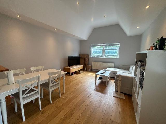 Apartment for rent in London Borough of Ealing, Park Royal