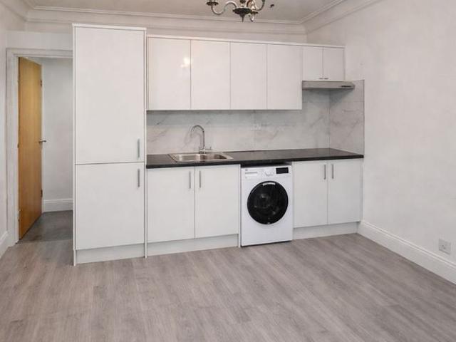 Studio for rent in London Borough of Ealing, Park Royal