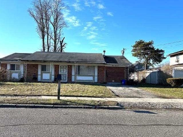 House for sale in Babylon, New York