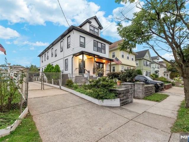 House for sale in Crane Square, Elizabeth