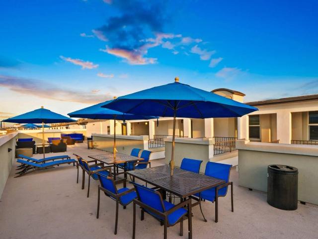 Apartment for rent in Canoga Park, California