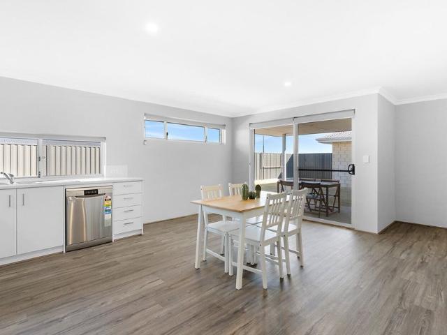 Room for rent in Parklands, Western Australia