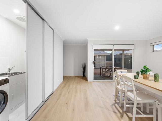 Room for rent in Parklands, Western Australia