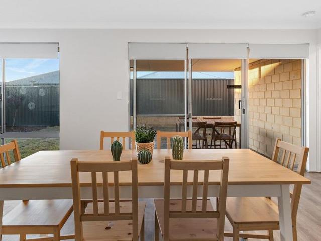 Room for rent in Parklands, Western Australia