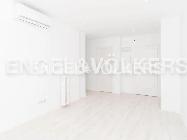Apartamento en alquiler en Ciudad Lineal, Madrid