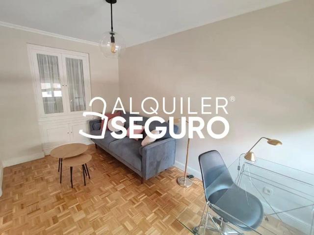Apartamento en alquiler en Peñagrande, Madrid