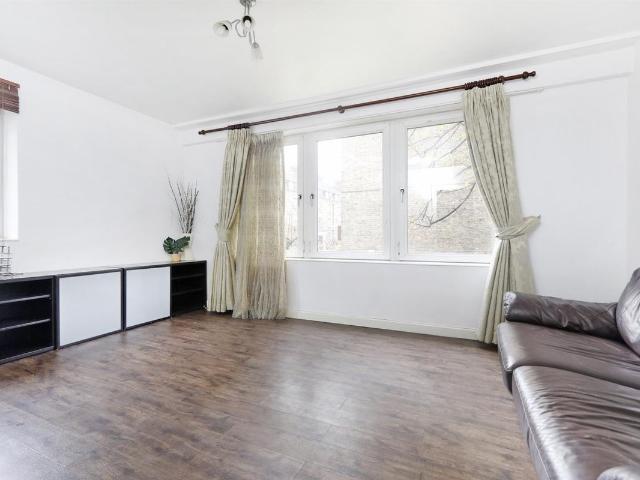 Apartment for rent in Astley Estate, Greater London