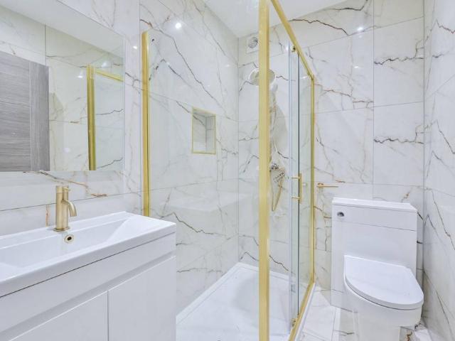 Apartment for rent in Astley Estate, Greater London