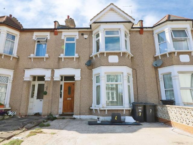 House for rent in London Borough of Redbridge, Greater London