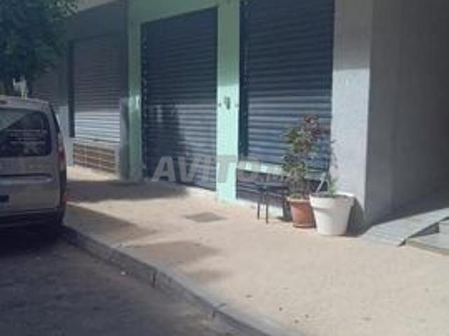 Local commercial location à Rbat
