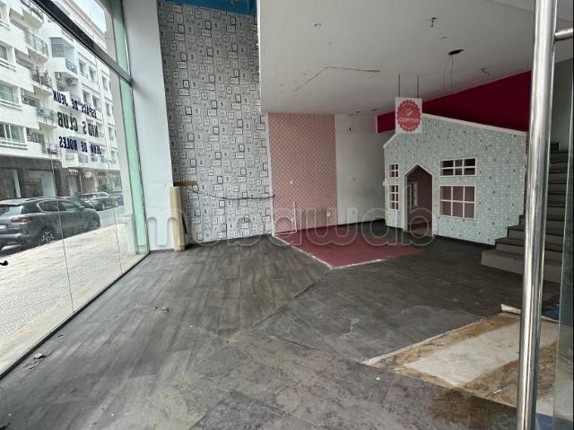 Local commercial location à Anfa, Gharb-Chrarda-Beni Hssen