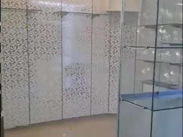 Local commercial location à Rbat