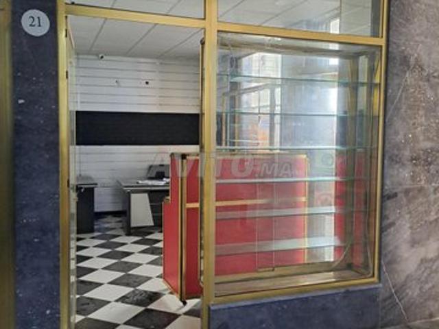 Local commercial location à Rbat