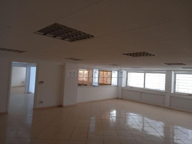 Local commercial location à Anfa, Gharb-Chrarda-Beni Hssen