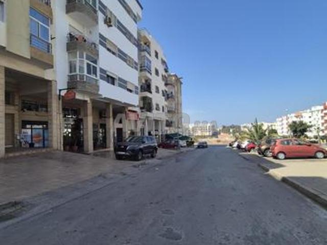 Local commercial location à Témara