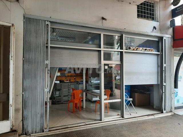 Local commercial location à Rbat