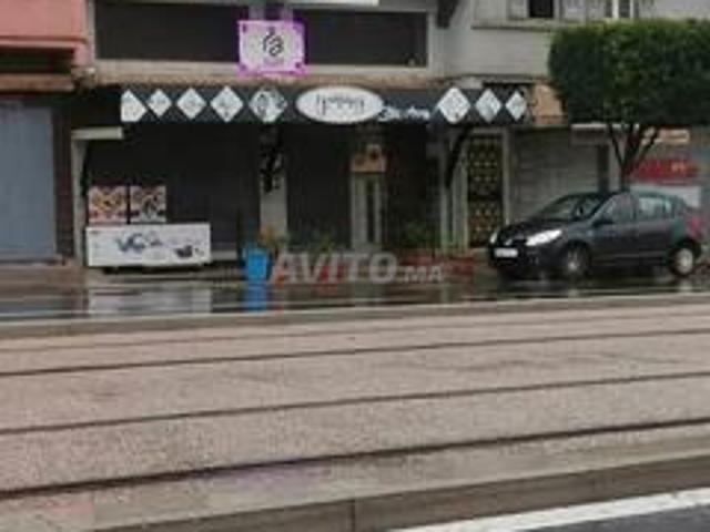 Local commercial location à Rbat