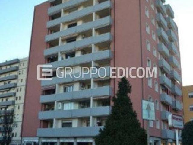 Capannone in vendita a San Felice Extra, Brenzone