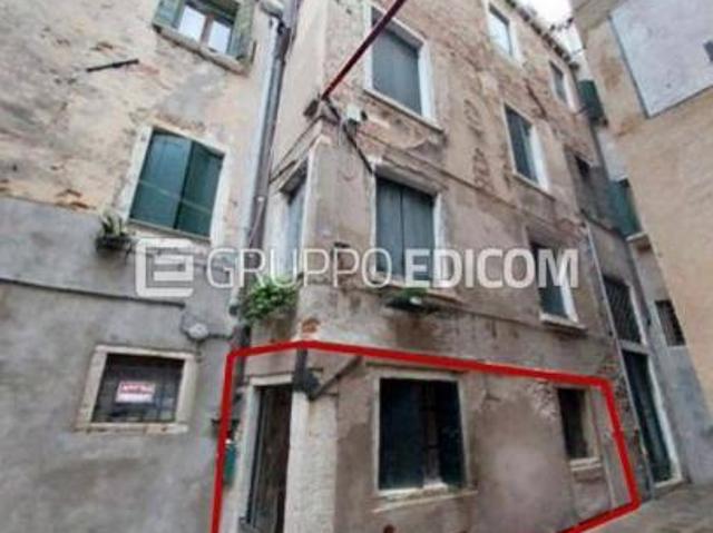 Capannone in vendita a Venezia, Veneto