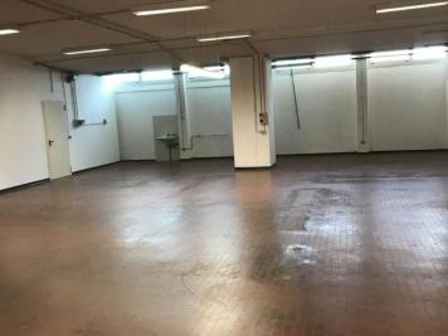 Capannone in affitto a Milano, Lombardia